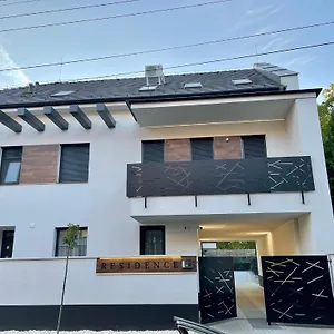 https://lara-lux-apartment-2.hotels-hajduszoboszlo-hungary.com
